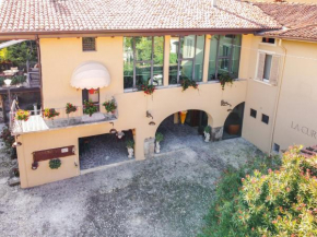 LA CURT guest house